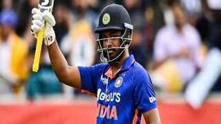 নতুন বিতর্ক হচ্ছে সঞ্জুকে দলে না নেওয়া নিয়ে