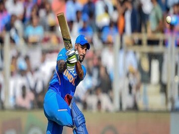 শিখর ধাওয়ানকে চান ভাজ্জি