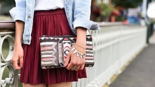 Fashion Tips: how to choose jewellery with shirt and skirt