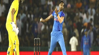 ভুবনেশ্বরের পাশে দাঁড়ালেন প্রাক্তন ভারতীয় পেসার ভুবনেশ্বরের পাশে দাঁড়ালেন প্রাক্তন ভারতীয় পেসার