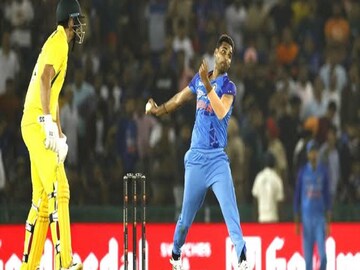 ভুবনেশ্বরের পাশে দাঁড়ালেন প্রাক্তন ভারতীয় পেসার