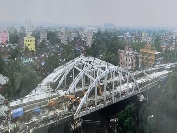 উদ্বোধনের অপেক্ষায় টালা ব্রিজ৷ 