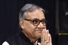 ‘‘গাভাস্করের মতো ক্রিজে রান থাকতে থাকতে সরে যাও...’’ বললেন তাপস রায় ‘‘গাভাস্করের মতো ক্রিজে রান থাকতে থাকতে সরে যাও...’’ বললেন তাপস রায়