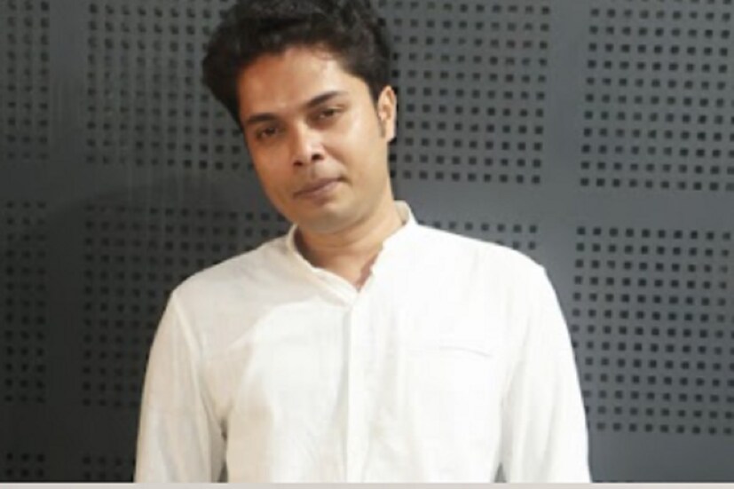 কী হয় এই ভিঞ্চিভারতী অ্যাকাডেমীতে? স্ট্যান্ড আপ কমেডিয়ান শিলাদিত্যকে তাঁর বাবা IIC-তে পরীক্ষার জন্য তৈরি হতে ভিঞ্চিভারতী অ্যাকাডেমীতে ভর্তি করে দিয়ে আসেন। তারপরেই শুরু হয় নতুন গল্প। 