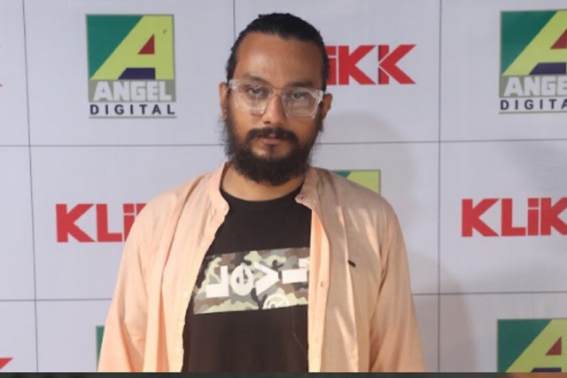 প্রেম নিষিদ্ধ এখানে। রয়েছে আরও সমস্যা। আরও নানাবিধ জটিলতা পেরিয়ে কে জিতবে সুস্থ এই প্রতিযোগিতা, তাই নিয়েই এগিয়েছে প্রথম সিজনের এই ছ’টি এপিসোডের গল্প। 