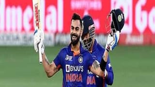 পুনর্জন্ম হল কোহলির! শতরান উৎসর্গ করলেন পরিবারকে