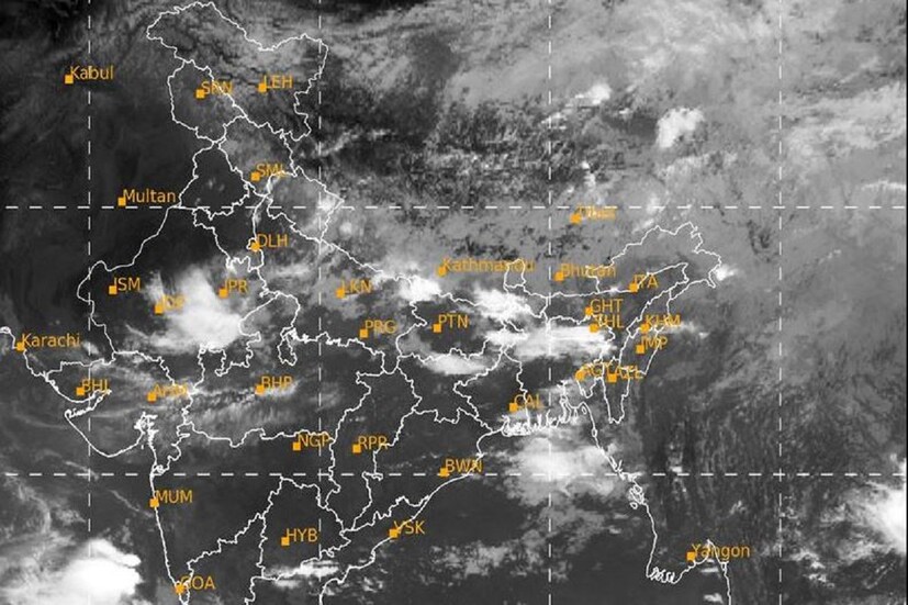 শুক্রবার ভারী থেকে অতি ভারী বৃষ্টি। ২০০ মিলিমিটার বা তার বেশি বৃষ্টি হতে পারে বৃষ্টি হতে পারে কালিম্পং এবং জলপাইগুড়ি জেলায়। অতিভারী বৃষ্টির সতর্কতা অর্থাৎ ২০০ মিলিমিটার পর্যন্ত বৃষ্টি হতে পারে দার্জিলিং আলিপুরদুয়ার এবং কোচবিহার জেলাতে। ভারী বৃষ্টি অর্থাৎ ১০০ মিলিমিটার পর্যন্ত বৃষ্টি হবে উত্তর ও দক্ষিণ দিনাজপুরে।
