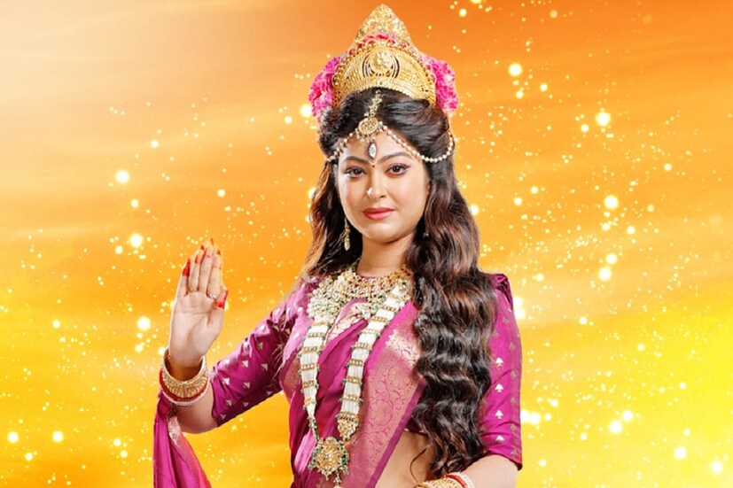 দেবী স্কন্ধমাতা তারকাসুর বধকারী কার্তিকেয় জননী। সিংহবাহিনী এই দেবী চিত্তশুদ্ধি করেন। দেবীর একহাতে অভয় মুদ্রা,অন্যহাতে ধরে থাকেন পুত্র স্কন্ধকে। এই দেবীর ভূমিকায় দেখা যাবে লালকুঠি থেকে অনামিকাকে। 
