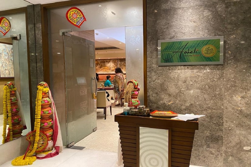 মহালয় থেকে পুজো সব দিন পাওয়া যাবে এই জবরদস্ত পুজো স্পেশ্যাল মেনু৷ আহেলীর ৩টে আউটলেটে মিলবেই৷ হোম ডেলিভারির সুবিধাও থাকবে৷ 