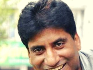 রাজু শ্রীবাস্তবের স্ত্রীর নাম শিখা। ছেলের নাম আয়ুষ্মান ও মেয়ের নাম অন্তরা।