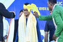 'বিকেল হলেই গাড়ির কাঁচ তুলে...' শ্রমিক নেতাদের সতর্ক করলেন অভিষেক! 'বিকেল হলেই গাড়ির কাঁচ তুলে...' শ্রমিক নেতাদের সতর্ক করলেন অভিষেক!