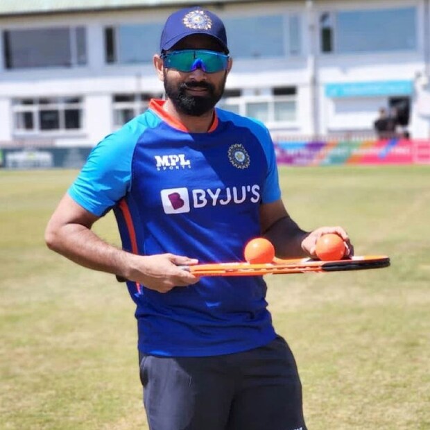 আজ তিরুঅনন্তপুরমে দক্ষিণ আফ্রিকা বিরুদ্ধে টি-২০ সিরিজের প্রথম ম্যাচ খেলছে টিম ইন্ডিয়া। তবে বিসিসিআই আগেই জানিয়ে দিয়েছিল, শামি ফিট নন। তাই তাঁর পরিবর্তে খেলবেন উমেশ যাদব।