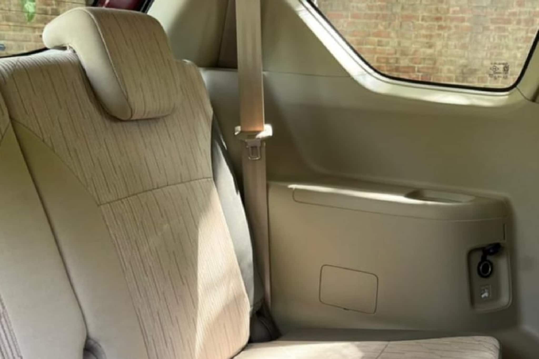 গাড়ির পিছনে বসলেও বাঁধতে হবে সিটবেল্ট, না হলেই বাজবে অ্যালার্ম!