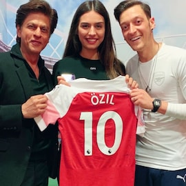 বাড়িতে সুন্দরী বউ থাকতেও জীবনে এসেছিল অন্য মহিলা! এই ফুটবলাররা ধরাও পড়েন বাড়িতে সুন্দরী বউ থাকতেও জীবনে এসেছিল অন্য মহিলা! এই ফুটবলাররা ধরাও পড়েন