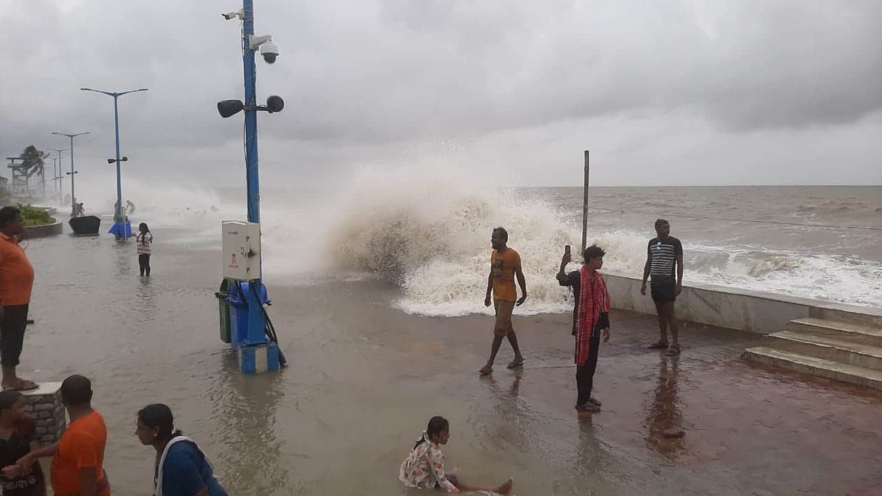 দিঘায় পর্যটকদের ভিড়