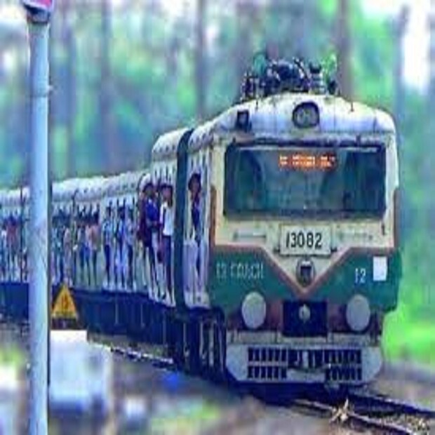 পূর্ব রেলের পক্ষ থেকে জানানো হয়েছে হাওড়া বর্ধমান শাখার শক্তিগড়, রসুলপুরে থার্ড লাইনের কাজ চলছে, সেই জন্য কর্ড ও মেন লাইনে ট্রাফিক পাওয়ার ব্লক থাকবে ৷ প্রতীকী ছবি ৷