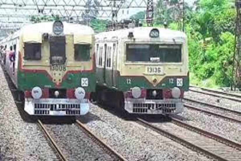 ১৫ ঘণ্টা পর্যন্ত সেই ট্রাফিকের মেয়াদ ৷ ফলত ১৩ সেপ্টেম্বর পর্যন্ত হাওড়া বর্ধমান শাখায় কার্যত ট্রেন চলাচল স্তব্ধ থাকবে ৷ প্রতীকী ছবি ৷