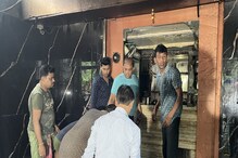 ভোর রাতে পুড়ল ক্যামাক স্ট্রিটের এক পানশালা ভোর রাতে পুড়ল ক্যামাক স্ট্রিটের এক পানশালা
