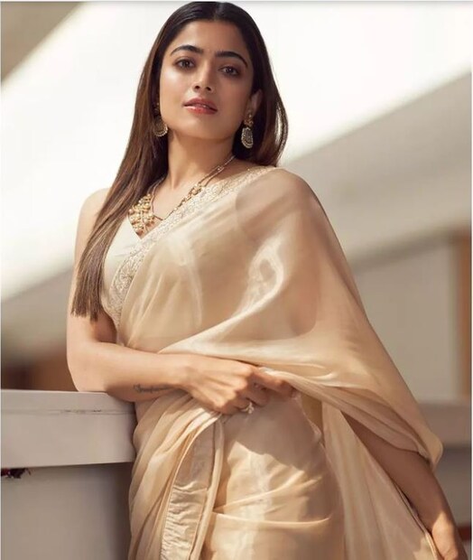 শুধু শরীর সম্পর্কে বিদ্রূপ করেই থেমে থাকেননি কটাক্ষকারীরা৷ রশ্মিকা জানান, তাঁর পরিবার, ব্যক্তিজীবন, এমনকি তাঁর স্কুল এবং সামগ্রিক বেড়ে ওঠা— সমস্ত কিছুকে ট্রোল করা হয়েছিল।