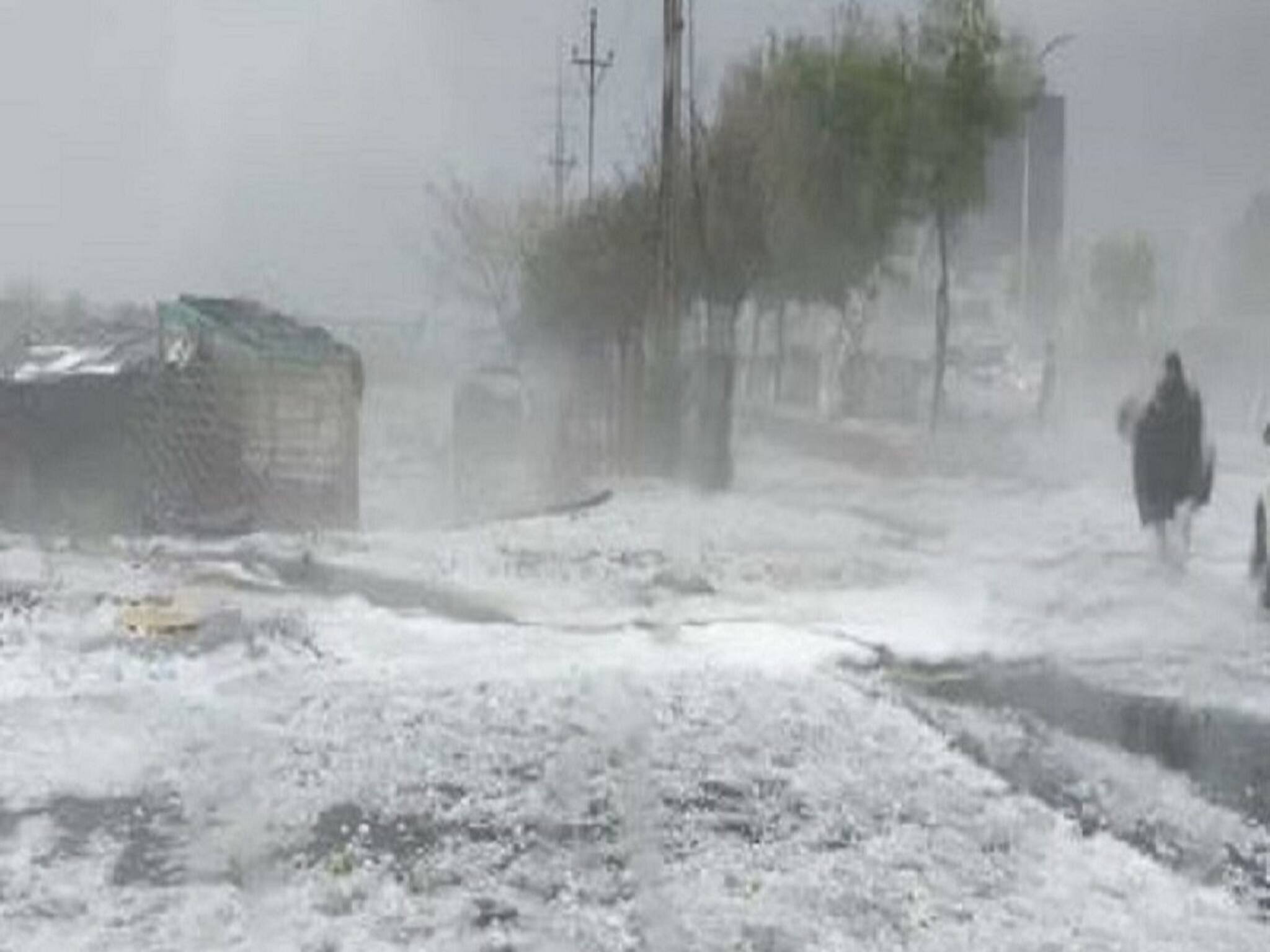 South 24 Parganas News : হবে প্রবল জলোচ্ছ্বাস! ষাঁড়াষাঁড়ির কোটালে তোলপাড় হবে দক্ষিণবঙ্গের এই জেলা, জারি লাল সতর্কতা