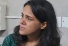 হাসপাতালে শুয়ে আহত শিশু, মায়ের সঙ্গে কথা বলে কেঁদে ফেললেন আইএএস অফিসার