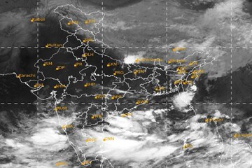 আজই বঙ্গোপসাগরে ঘনাতে পারে ঘূর্ণাবর্ত, রইল কলকাতা সহ জেলার ওয়েদার আপডেট