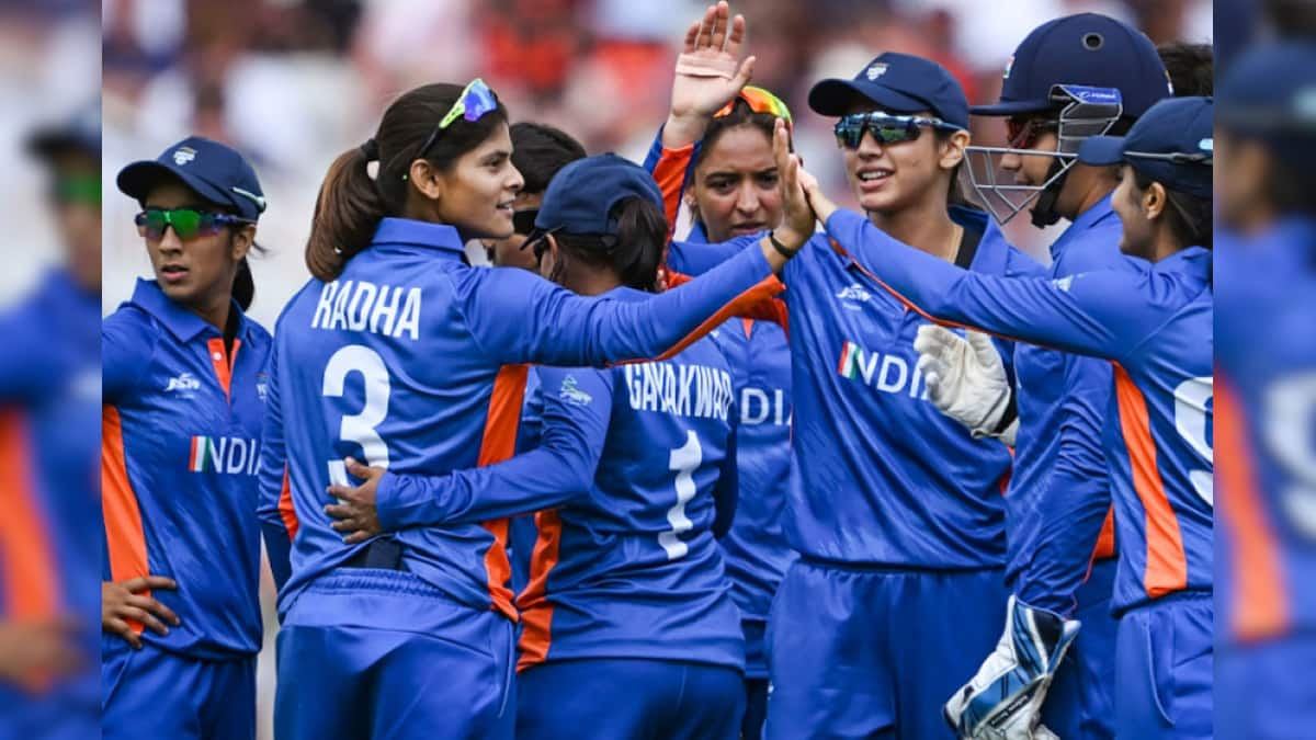 ভারতীয় দলের ড্রেসিংরুমে গান বাজানো যাবে না, রানির মৃত্যুশোকে ফতোয়া জারি