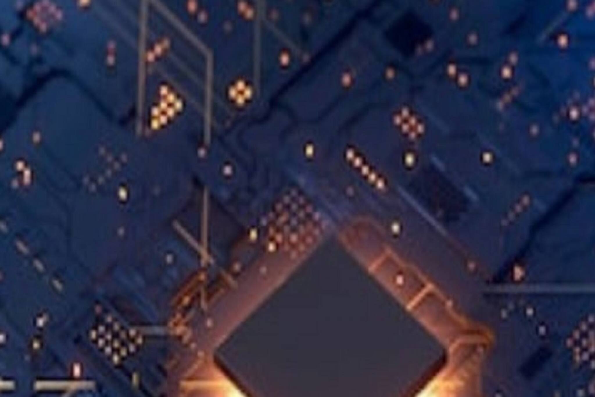 মাত্র ৪০ হাজার টাকায় কেনা যাবে ১ লাখের ল্যাপটপ!