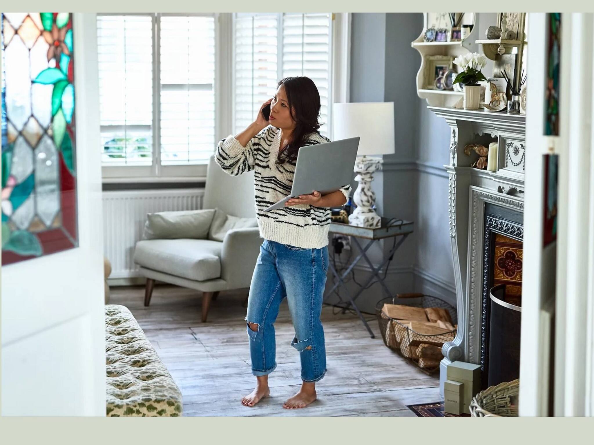 Tech Tips:  ল্যাপটপ ON থাকা অবস্থাতে হাতে নিয়ে ঘোরাঘুরি করেন? হতে পারে মারাত্মক ক্ষতি