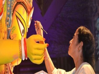 পুজোর উদ্বোধনে মুখ্যমন্ত্রী মমতা বন্দ্যোপাধ্যায়