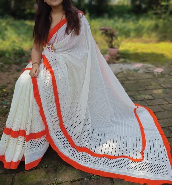 হাকোবা কিন্তু আজকের স্টাইল নয়। মা ঠাকুমারা এই হাকোবা ব্লাউজ খুব পরতেন। এখন হাকোবা ট্রেন্ড। photo source collected 