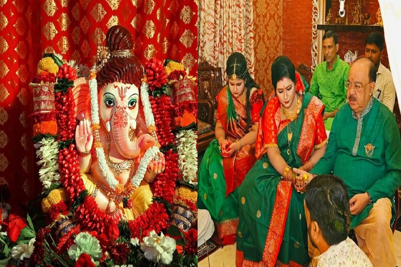 *বাড়ির প্রথম গণেশ পুজো উদযাপনের ছবি সোশ্যাল মিডিয়ায় ভাগ করে নিলেন বৈশাখী বন্দ্যোপাধ্যায়। প্রতিবারের মতো এ বারেও রঙ মেলানো পোশাকে শোভন চট্টোপাধ্যায় এবং বৈশাখী বন্দ্যোপাধ্যায় তারকা দম্পতিদের বলে বলে গোল দিয়েছেন। সকাল থেকে তাঁদের নিয়েই চর্চায় মুখর নেটদুনিয়া।