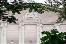 জরাজীর্ণ রাজ হাভেলি আলো করে পটেশ্বরী দুর্গা, বর্ধমান রাজবাড়িতে পুজো হয় ৯ দিন ধরে জরাজীর্ণ রাজ হাভেলি আলো করে পটেশ্বরী দুর্গা, বর্ধমান রাজবাড়িতে পুজো হয় ৯ দিন ধরে