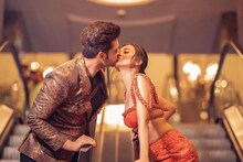 চলন্ত এসকেলেটরে করণ-তেজস্বীর প্রকাশ্যে চুম্বন ভাইরাল! ইন্টারনেট খুললে একটাই ছবি