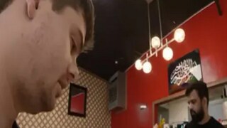 ভাষার বদলে বিনামূল্যে পেলেন খাবার! ভারতীয়দের মন জয় করলেন আমেরিকান ইউটিউবার ভাষার বদলে বিনামূল্যে পেলেন খাবার! ভারতীয়দের মন জয় করলেন আমেরিকান ইউটিউবার