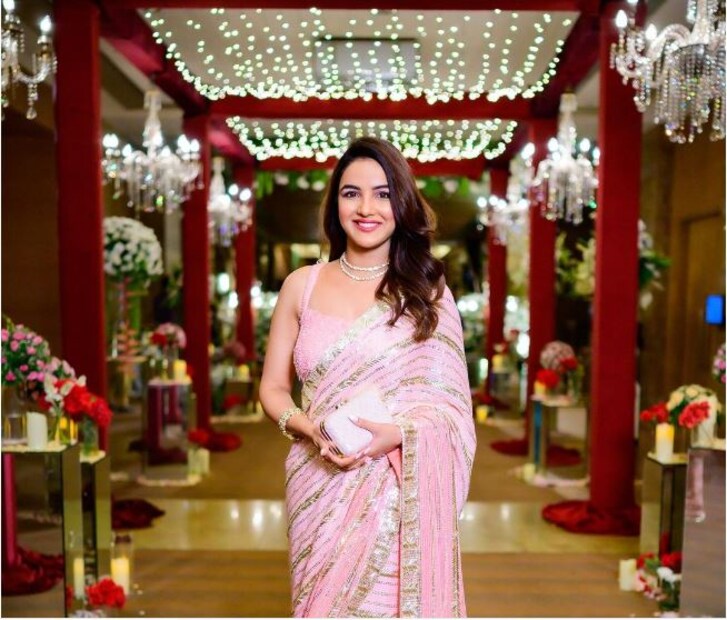 জনপ্রিয়তার পাশাপাশি, জেসমিনকে ট্রোলিং-এরও শিকার হতে হয়। বিগ বস ছাড়ার পরে, তাঁকে ধর্ষণ এবং হত্যার হুমকি পর্যন্ত দেওয়া হয়েছিল বলে অভিযোগ।