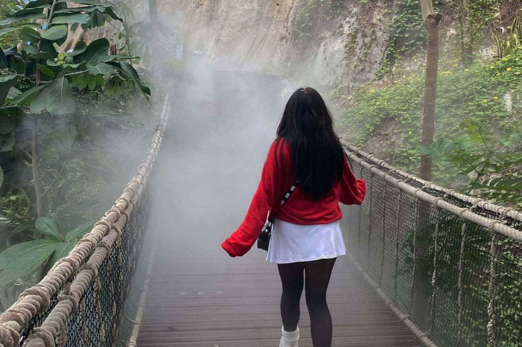 বাবা-মায়ের অমতে 'বড়দের' ওয়েবসাইটে ছবি, মাসে আয় প্রায় ২৭ লক্ষ টাকা! রইল ছবি