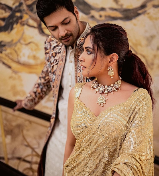 সূত্রের খবর, রিচা চাড্ডা এবং আলি ফজলের বিয়েতে খাবারের মেনুতে থাকবে দিল্লির স্ট্রিট ফুড। হ্যাঁ, রিচা চাড্ডা এবং আলি ফজলের বিয়েতে এমনই চমকপ্রদ মেনু হতে চলেছে। 