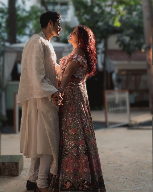 অমৃতসরে জন্মগ্রহণ এবং দিল্লিতে বড় হওয়া রিচার সঙ্গে দিল্লির নাড়ির টান রয়েছে। এই কারণেই তাদের বিয়ের অনুষ্ঠানে দিল্লির খাবার বিশেষ ভাবে জায়গা পেয়েছে। 