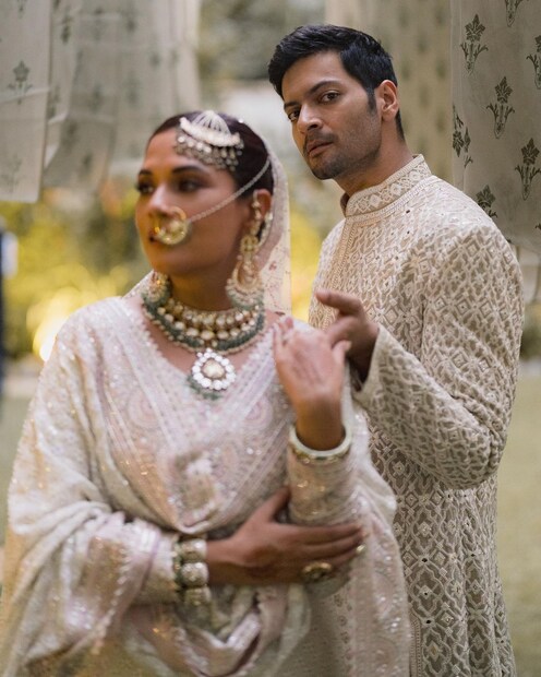 বিয়ের বন্ধনে বলিউডের নায়িকা রিচা চাড্ডা ও নায়ক আলি ফজল। দীর্ঘ দিন প্রেমপর্ব চালিয়ে এবার এক সঙ্গে সংসার করবেন তাঁরা। 
