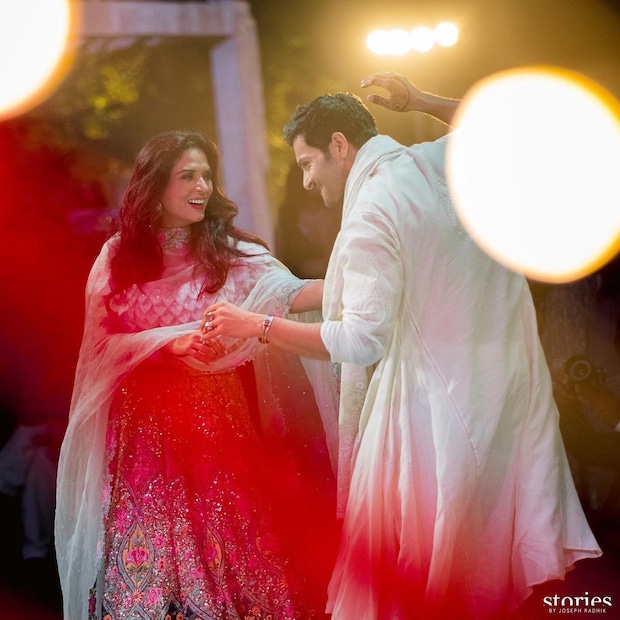 প্রাণ ভরে নাচলেন জুটিতে৷ তাঁদের দু'জনের নামের মিশ্রণ তৈরি হয়েছে 'রিআলি'। রিচাও সেই নাম হ্যাশট্যাগে ব্যবহার করেছেন। 
