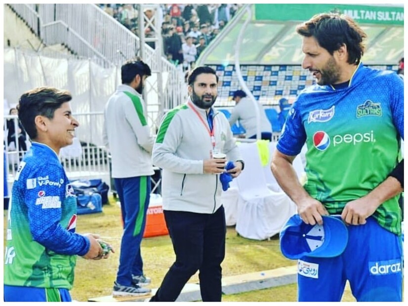 মহিলাদের এশিয়া কাপ টি-টোয়েন্টির ম্যাচে নিদা দার-এর অপরাজিত হাফ সেঞ্চুরিতে ৬ উইকেটে ১৩৭ রান করেছিল পাকিস্তান। নিদা তাঁর ৩৭ বলের ইনিংসে ৫টি চার ও একটি ছক্কার সাহায্যে অপরাজিত ৫৬ রান করেন। তিনি ছাড়াও পাকিস্তানের অধিনায়ক বিসমাহ মারুফ ৩২ রান করেন। ভারতের বিরুদ্ধে ম্যাচ জিতেছে পাকিস্তান।