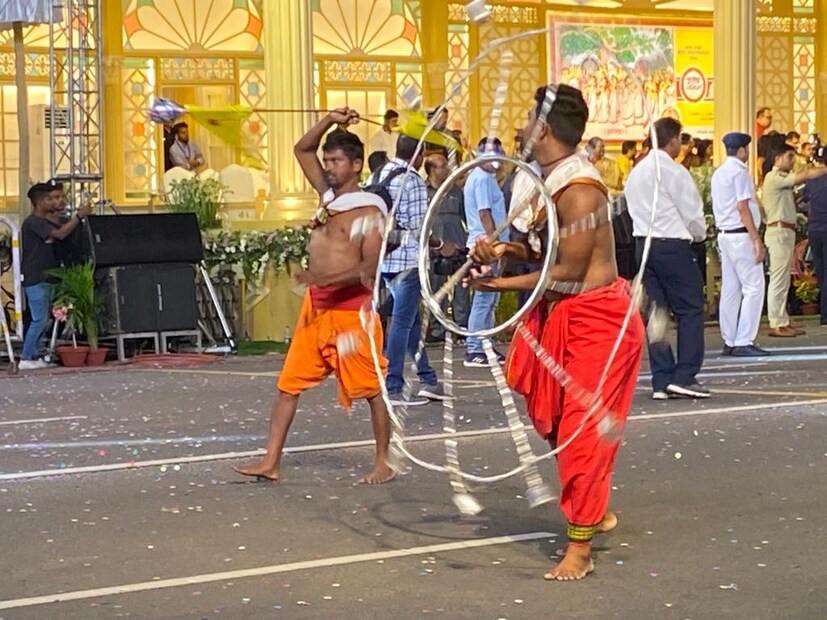 স্বস্তিকা মুখোপাধ্যায়, রাজ চক্রবর্তী, জুন মালিয়া, রিজওয়ান রব্বানি শেখ, ভাস্বর চট্টোপাধ্যায়, সৌমিতৃষা কুন্ডু, সায়ন্তিকা বন্দ্যোপাধ্যায়, অরিন্দম শীল, প্রমুখ টেলি ও টলি তারকারা রেড রোডে উপস্থিত ছিলেন। সঙ্গীতশিল্পীরাও গিয়েছিলেন অনুষ্ঠানে। 