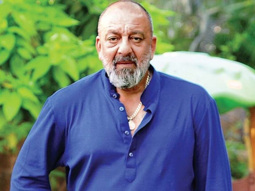 বলিউডের 'সঞ্জু বাবা' অর্থাৎ সঞ্জয় দত্তও মানসিক স্বাস্থ্য নিয়ে লড়াই করেছেন। মুম্বই বোমা বিস্ফোরণে যুক্ত থাকার কারণে জেল সাজা ভোগ করার সময় এটি ঘটেছিল৷ সেই সময় কারাগারে মন খারাপ তাকে গ্রাস করে। এ সময় তিনি ঘুমাতেও পারতেন না। প্রাণায়াম ও যোগাসনের সাহায্যে জেলে থাকা মানসিক চাপ থেকে মুক্তি পান সঞ্জয় দত্ত। (ছবি: Instagram@duttsanjay)
