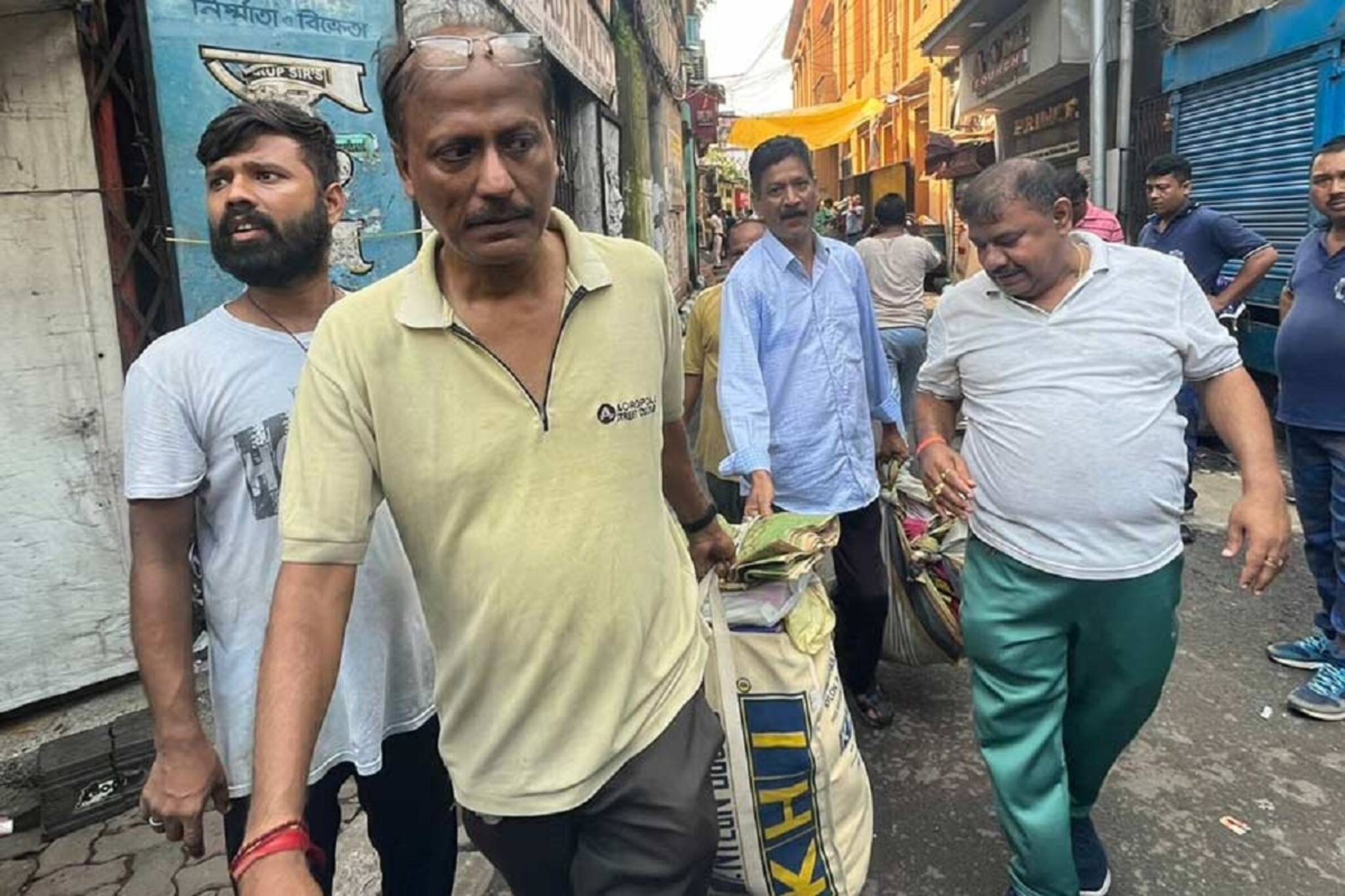 ফের বউবাজারে ফাটল-আতঙ্ক, আপাতত বন্ধ রাখা হল মেট্রোর কাজ