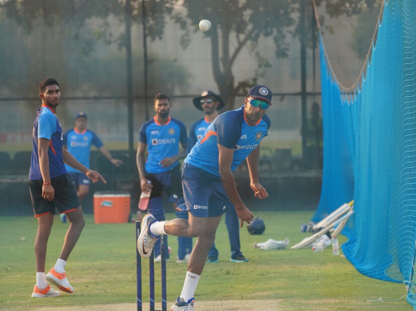 যে কোনও পরিস্থিতিতে আর অশ্বিন নিজেকে মানিয়ে নিতে পারেন। ভারতীয় স্পিন বিভাগে তিনি অন্যতম ভরসার মুখ।