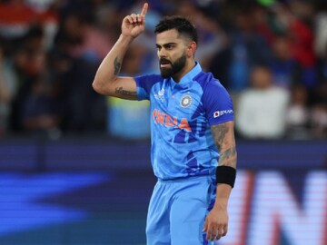 'খারাপ সময়ে আপনারাই ছিলেন পাশে', কৃতজ্ঞ কোহলি কাদের বললেন এত বড় কথা!