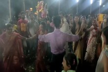 প্রতিমা নিরঞ্জনে সরকার বাড়ির ধুনুচি নাচ দেখতে মাদারিহাটে উপচে পড়া ভীড়