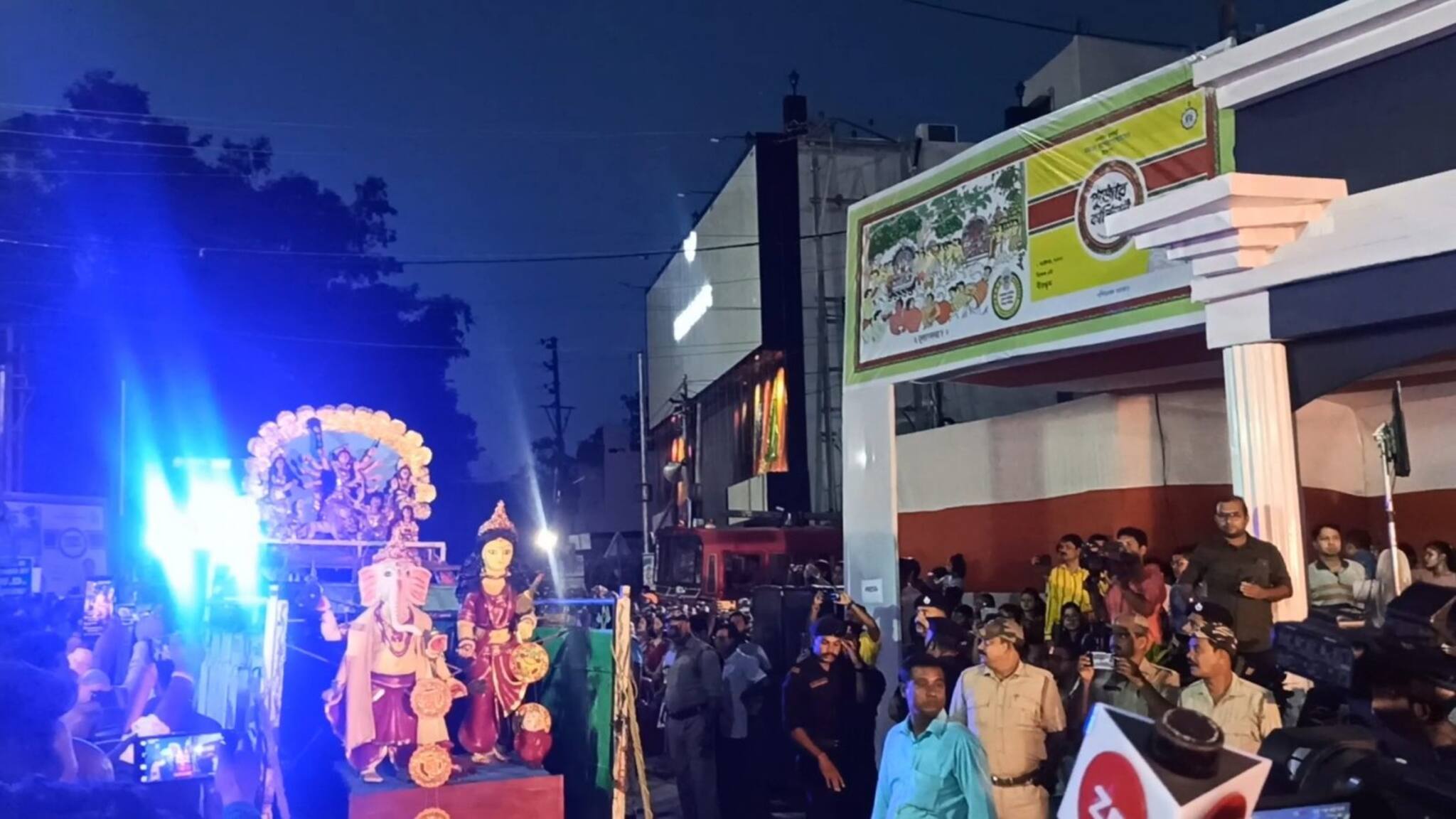 Durga Puja Carnival 2022: বীরভূমে হইচই! দুর্গাপুজোর প্রথম কার্নিভালে উপচে পড়া ভিড়