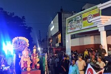 বীরভূমে হইচই! দুর্গাপুজোর প্রথম কার্নিভালে উপচে পড়া ভিড় বীরভূমে হইচই! দুর্গাপুজোর প্রথম কার্নিভালে উপচে পড়া ভিড়